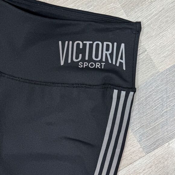 Victoria’s Secret Sport Reflective Stripe Capri Leggings Black Medium - Picture 4 of 11